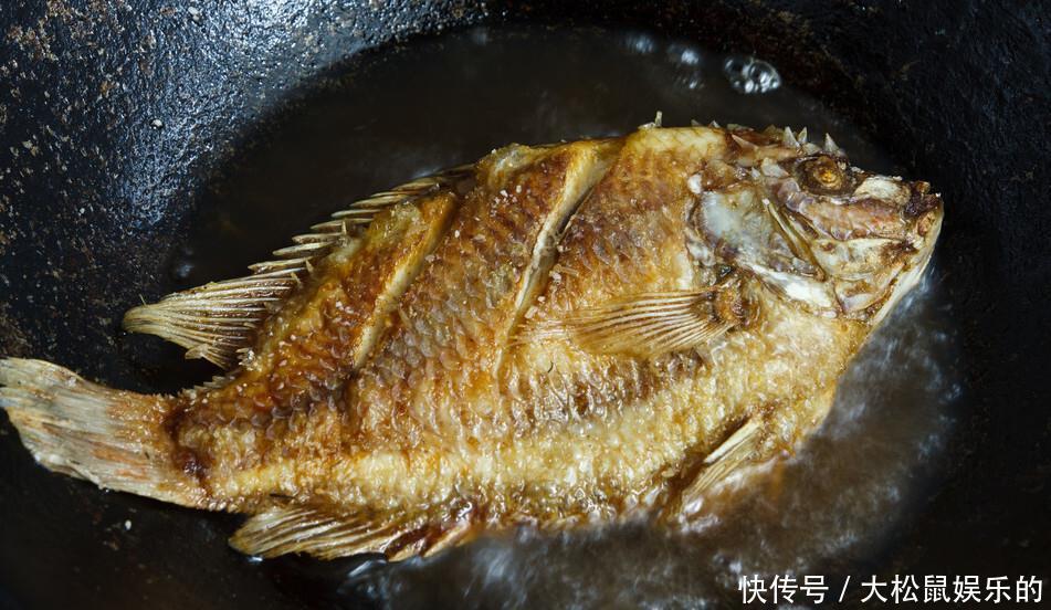 破皮|煎鱼,冷油下锅还是热油下锅?之前一直做错了,难怪总是粘锅破皮