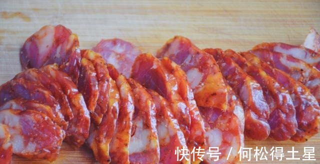 炒香肠前,用不用蒸一下学会这么做,香肠口感好味道香!