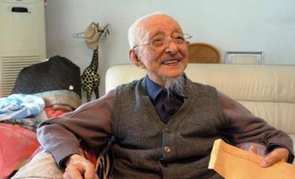 失眠|老中医肝火旺盛的人,牢记一句话,多吃“3果”,预防口臭失眠