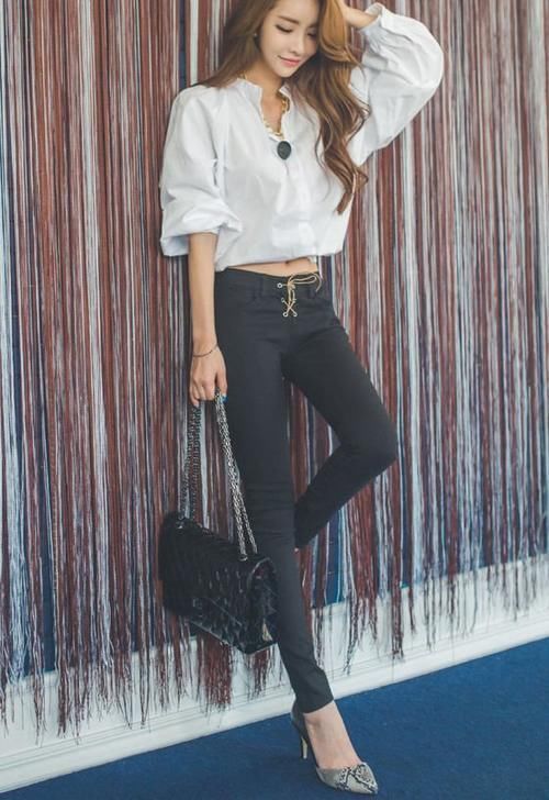 牛仔裤|美女模特：牛仔裤美女的搭配年轻范十足，帅气有魅力