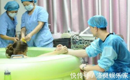 宝宝|将刚出生的宝宝放入水中,他还以为在羊水里,接下来的举动太萌了