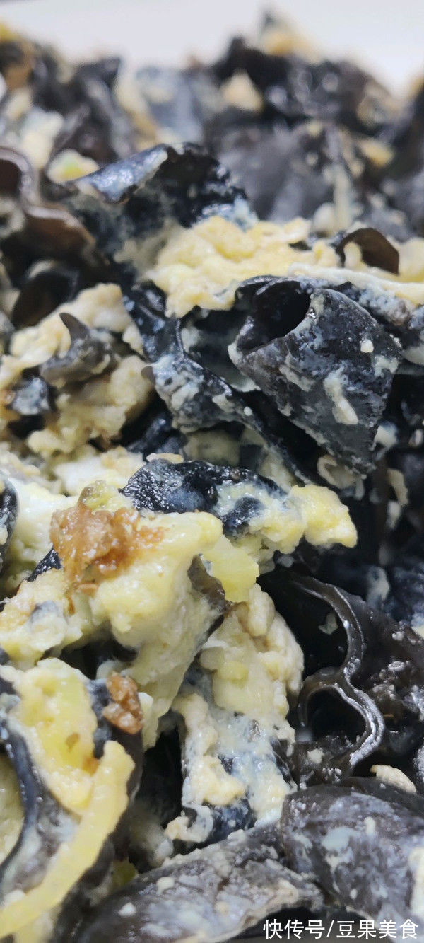 鲜味无敌的木耳炒鸡蛋，大人小孩都爱吃