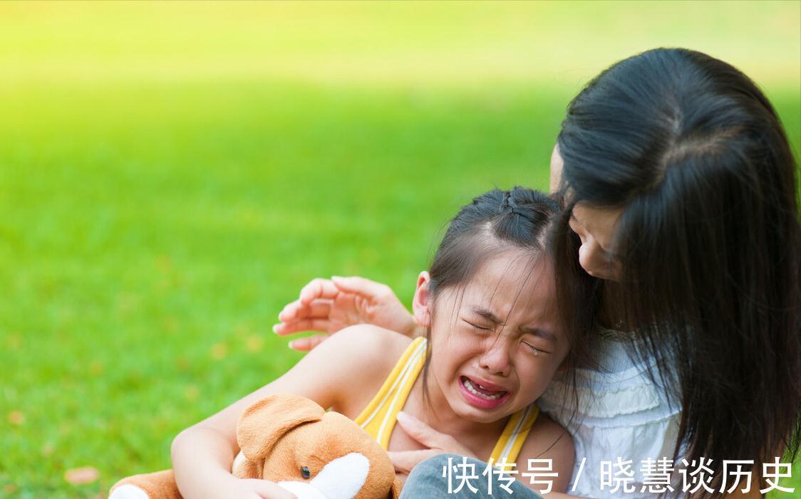 孩子|为什么孩子被你打了,还哭着要你抱?原因由我这个成年人告诉你