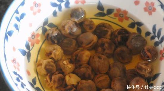 早餐饼|冬天多吃黑米补血比红枣强,蒸一蒸就上桌,细腻好消化,孩子最爱