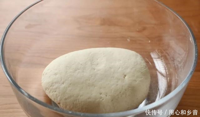 满满的|「早餐」韭菜不做韭菜盒子,试试这样做,金黄酥脆,满满的馅料,太过瘾了