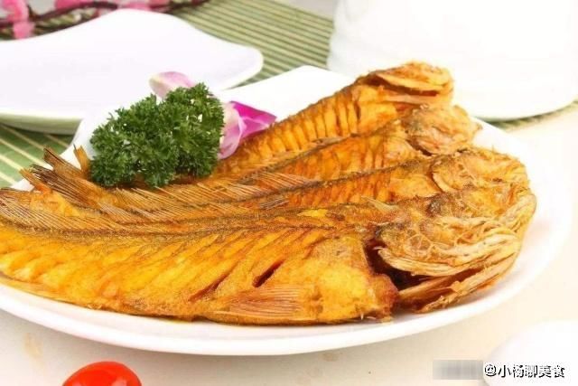 煎鱼|不管煎什么鱼，只要记住这3点，保证不粘锅不破皮，鱼又香又嫩