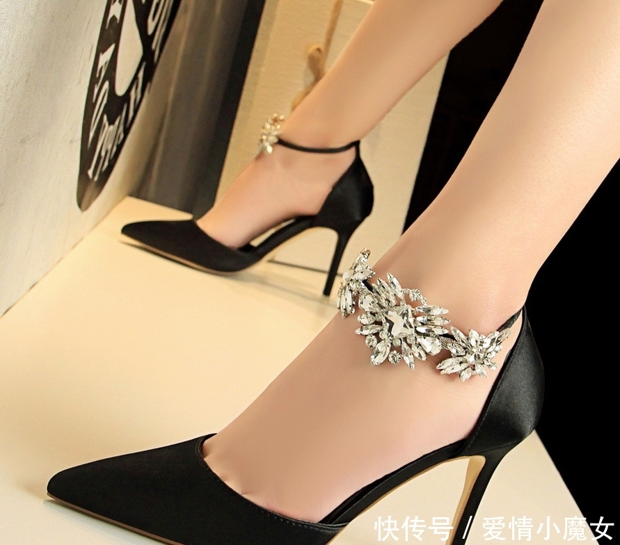 建议|建议大家:高跟鞋就买下面这些款式,搭裤袜,暖美忒时暖