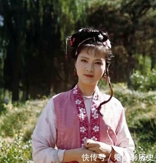 林妹妹|宝玉生日宴上,袭人一个无意之举,却暴露了她对林黛玉心存偏见