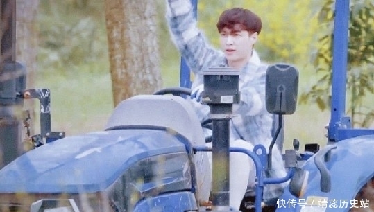 辟谣|网友造谣张艺兴、杨紫谈恋爱,二人在线辟谣,却不料黄磊带头磕!