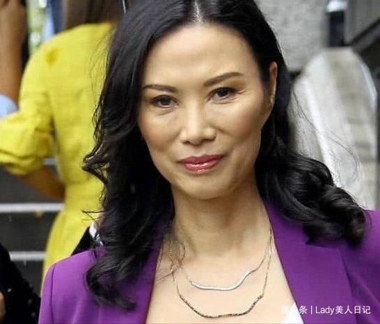 睿智型|为什么睿智的女人更厉害深度解析“大女人风”造型,权威有气场