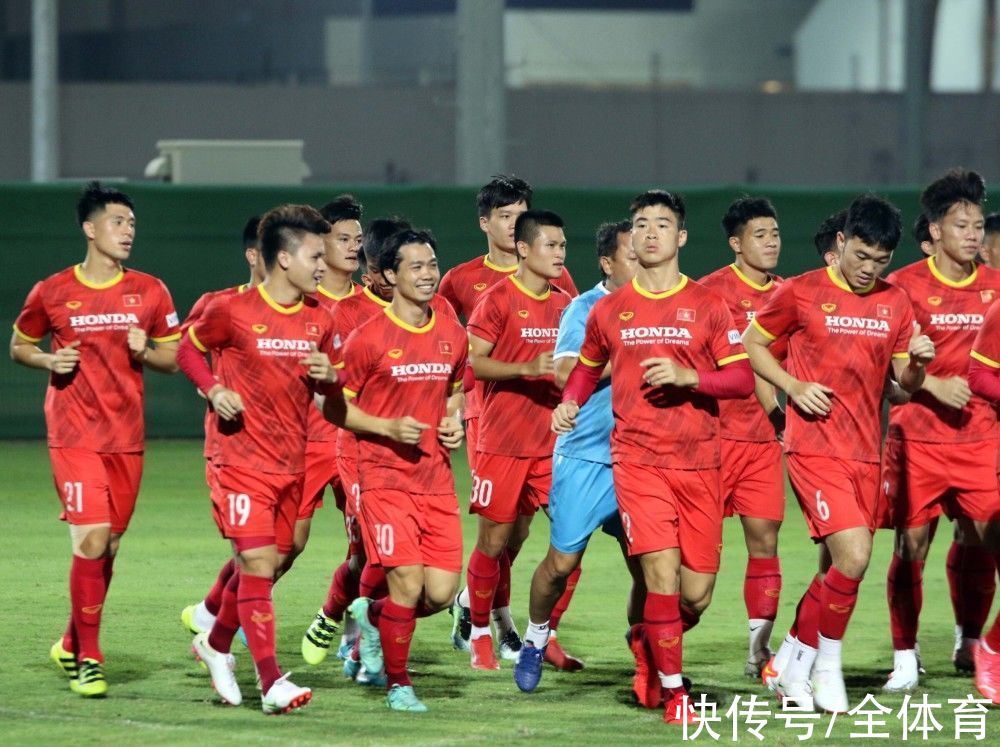 越南|3-2！不服就将他打服！国足击败越南斩获12强赛首胜，出线还有戏