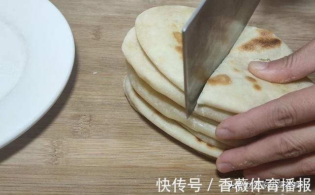 牛舌状|第一次用开水烫面做口袋饼，没想到这么简单，凉了也不硬，真好吃