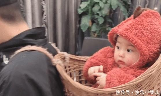 麻将馆|“背篓舅舅”走红,带娃搓麻将两不误!网友:孩子你缺不缺舅妈?