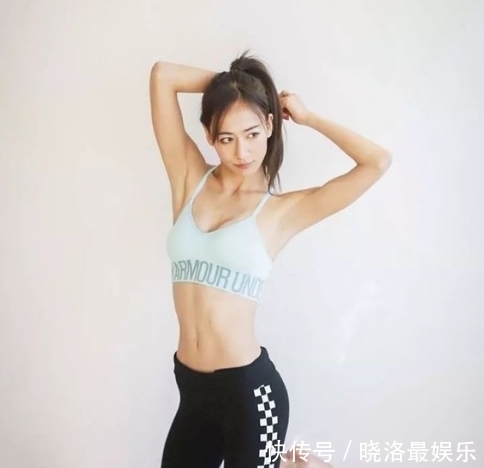卡戴珊|日本美女记者闯NBA，身材傲人不输卡戴珊，和奥尼尔合影小鸟依人