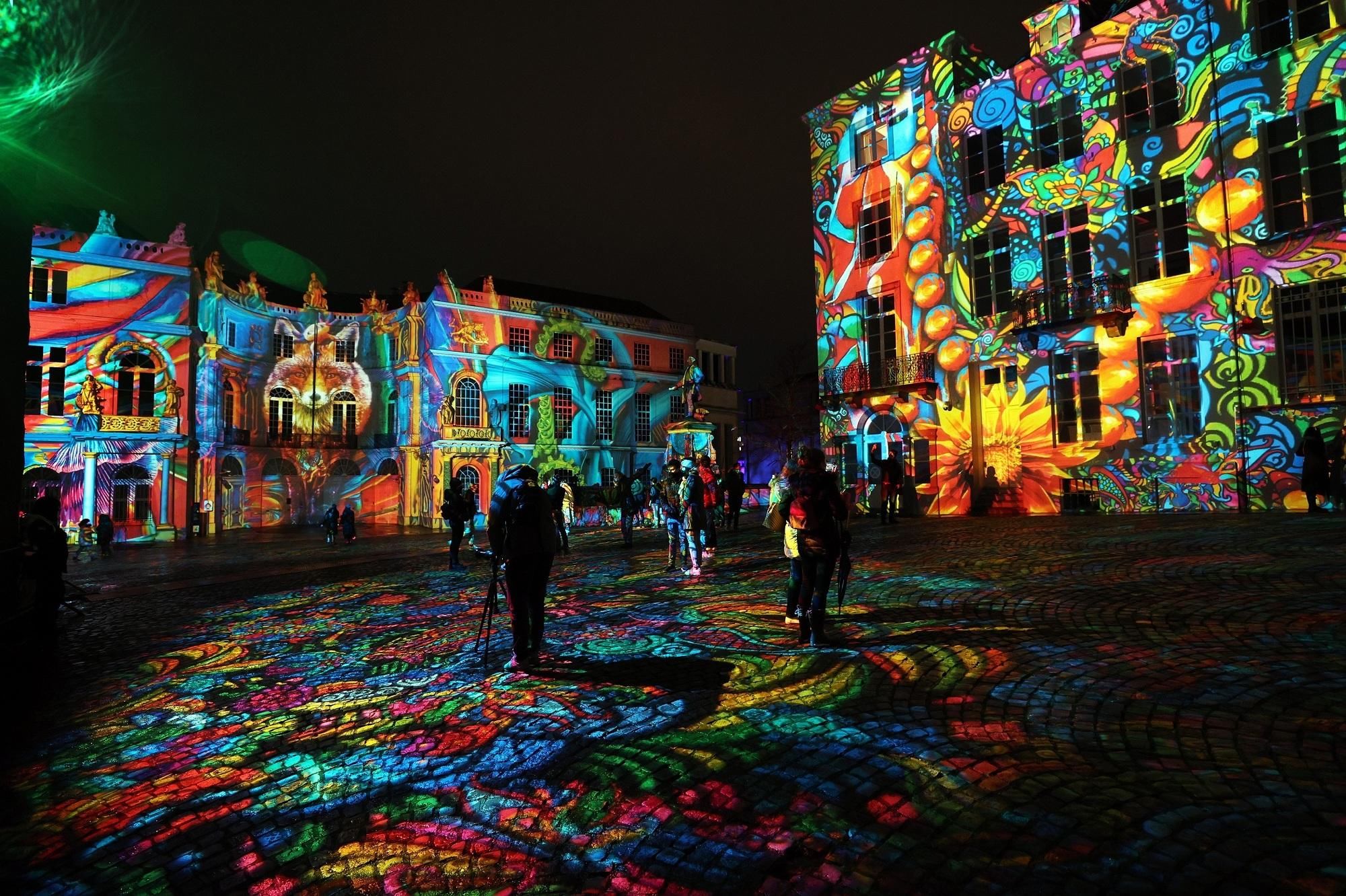 布鲁塞尔|比利时布鲁塞尔灯光节举行 艺术装置绚烂夺目