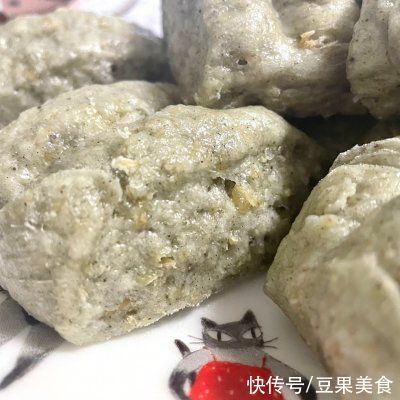 冬天吃健康好吃的黑芝麻燕麦馒头，暖身又暖心