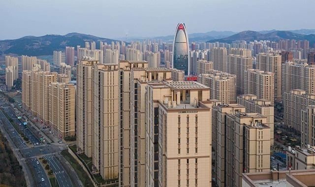 买房|小猪佩奇:猪爸的车坏了,这下麻烦了,谁能来帮帮这倒霉的一家