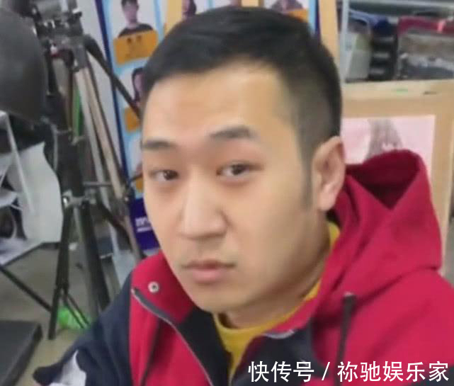 外出学!美术生为了上课睡觉,在眼镜片上画一双“眼睛”,老师差点被骗