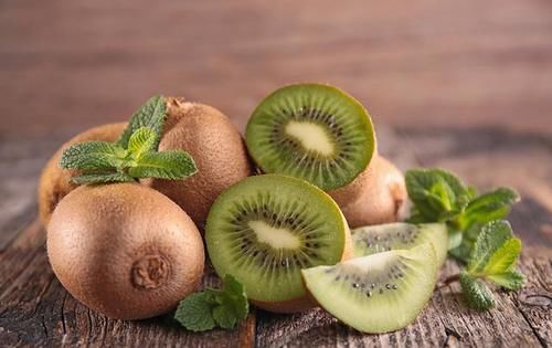 糖尿病患者|糖尿病人可以吃猕猴桃吗？医生：若想稳定血糖，3种水果还请拉黑