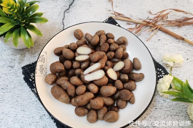 冬天,不吃肉也要吃它,蒸一蒸就好,大人孩子都爱吃,可惜不懂吃