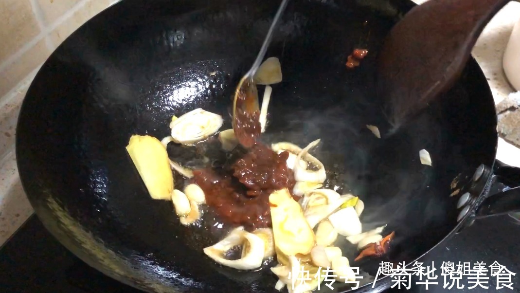 入秋后,碰到此鱼我必买,肉厚刺少营养极高,炖一锅鲜香又滋补