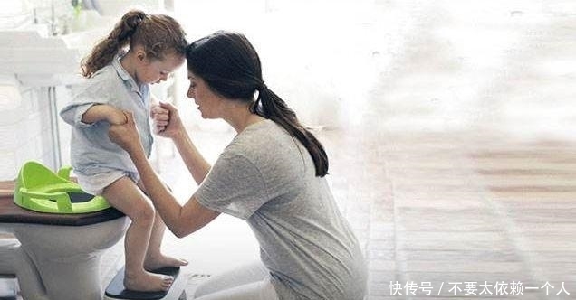 小陈|宝宝从不在幼儿园拉臭臭，多是这4个原因，家长要趁早如厕训练