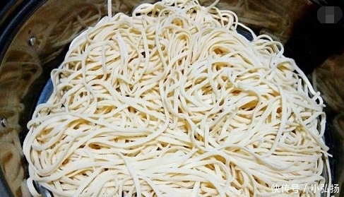 面食|大厨教你蒸面条,香软好吃不油腻,出锅满屋飘香,学到就是赚到!