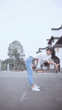 |搞笑GIF:好尴尬 气氛突然变得探戈起来