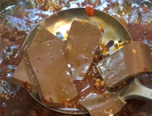 自己在网上看教程学会了毛血旺，自学成才，感觉比外面买的好吃