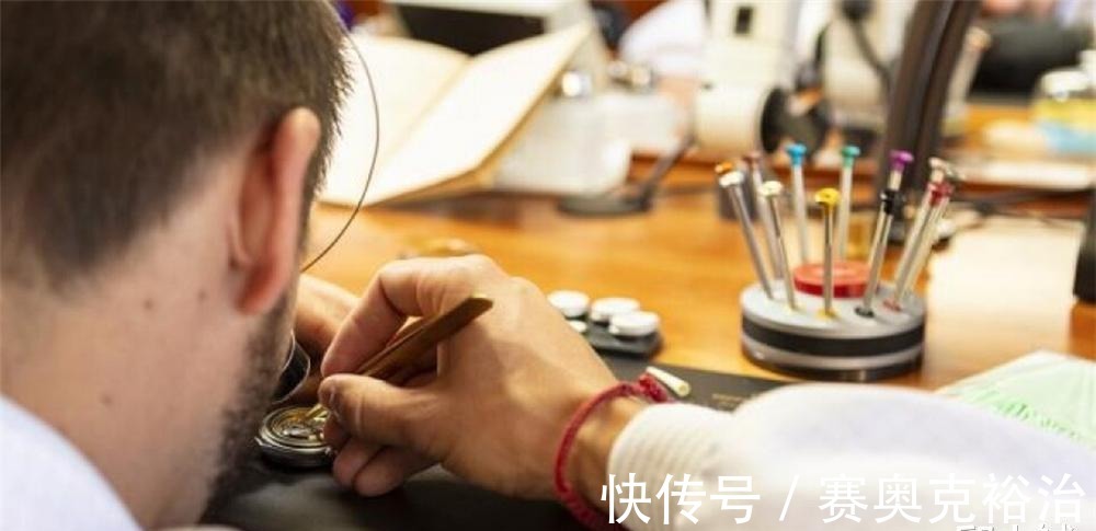 腕表|换壳费用跳水,选宝珀蓝陶五十噚还纠结吗?