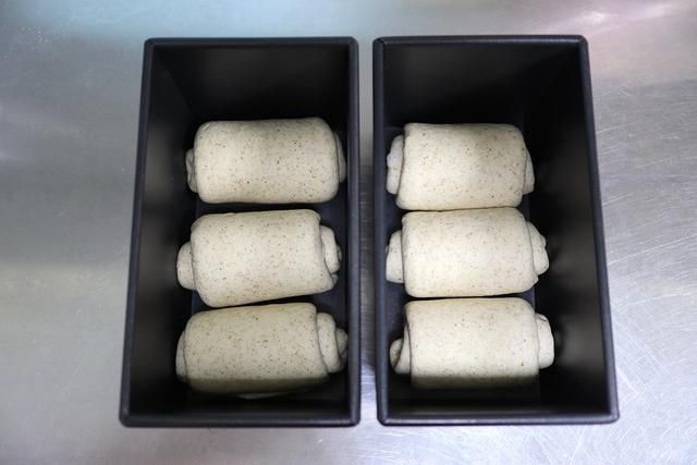 用波兰种做的黑全麦吐司,放3天都柔软,越吃越香,真材实料