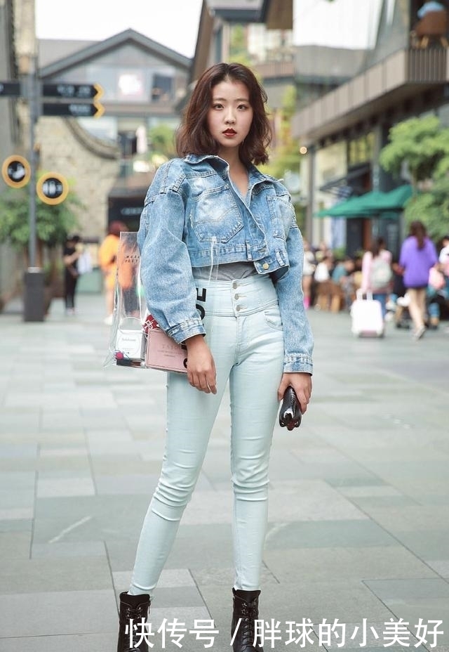 保持本色,牛仔裤还是一如既往的百搭耐看