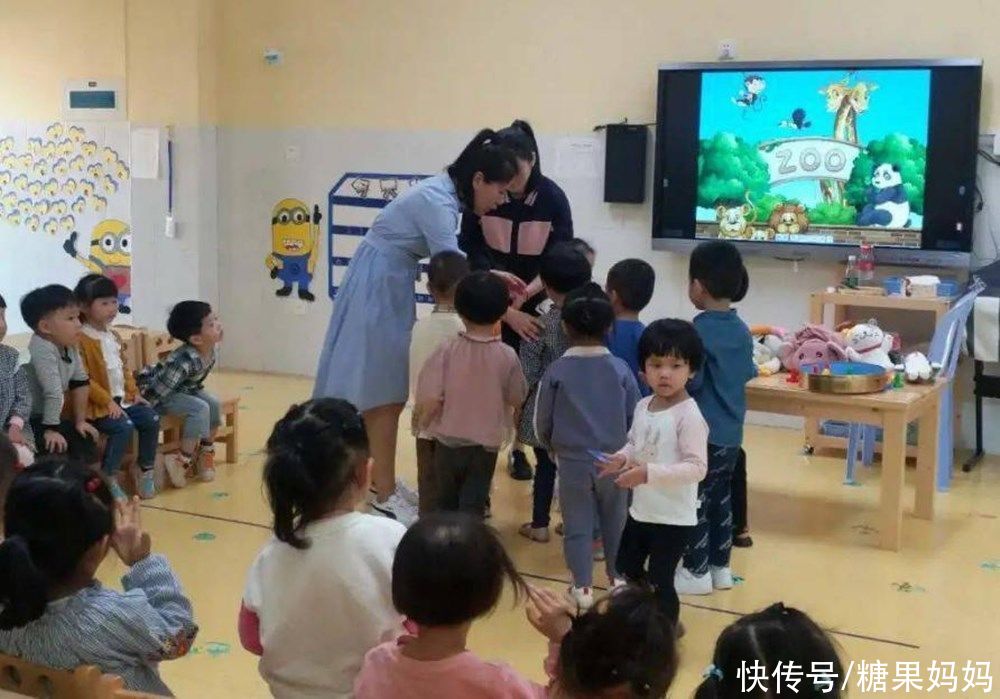 茉茉|幼儿园承诺最迟6点接娃，为何宝妈按时接娃“打卡”，却被鄙视？