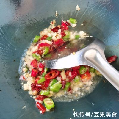 蒜蓉花甲粉丝煲