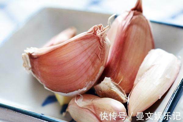 蕨菜|肝不好的人，要尽量少吃的4种“素食”，已为你列出，早做了解吧