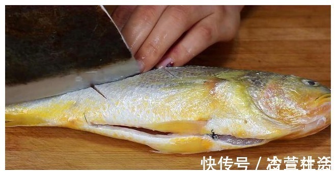 料酒|不管做什么鱼,最忌用盐和料酒腌制,记住这2点,保证鲜嫩无腥味