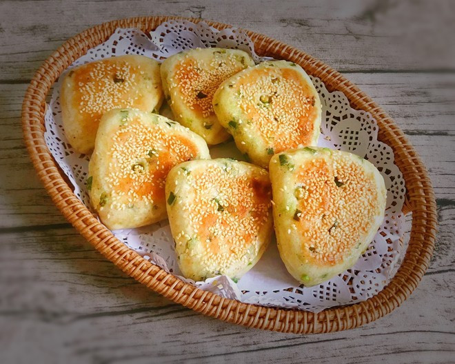 这种三角饼卖的都很贵，教您在家做，外酥里软，咬一口酥掉渣