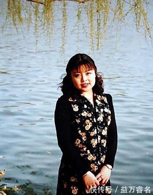 书法家@女书法家苏泽立的书法,用笔洒脱,点画遒美,有苏适之神韵,佩服