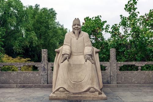 朱元璋|600年前的公主墓被发现，墓中竟有活人居住，还睡在公主的棺材上