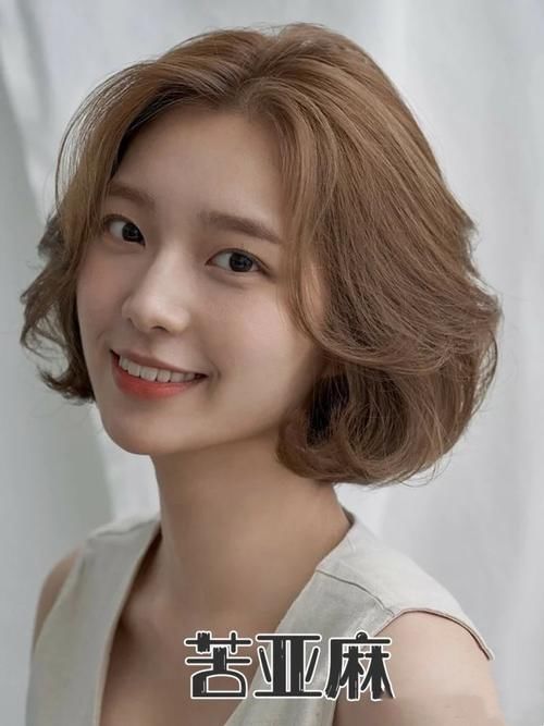 什么发色最显白？最受欢迎的9种亚麻色，温柔减龄提亮肤色