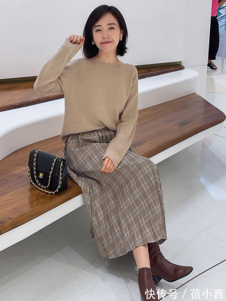 博主 今年还是穿“毛衣”最优雅,学博主这样搭配半身裙、高腰裤真高级