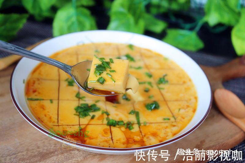 蜂窝|蒸鸡蛋时多加一步,鸡蛋羹平滑如镜,鲜香无蜂窝,出奇美味