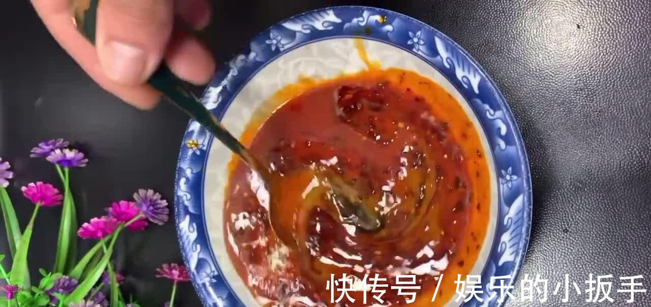 凉拌面的做法,凉拌汁酸辣开胃,面条劲道爽滑,怎么都吃不腻