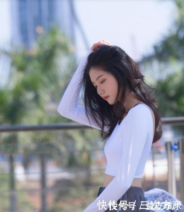 运动 雾霾灰运动短裤的青春之美,热裤是比不了的,简约大方