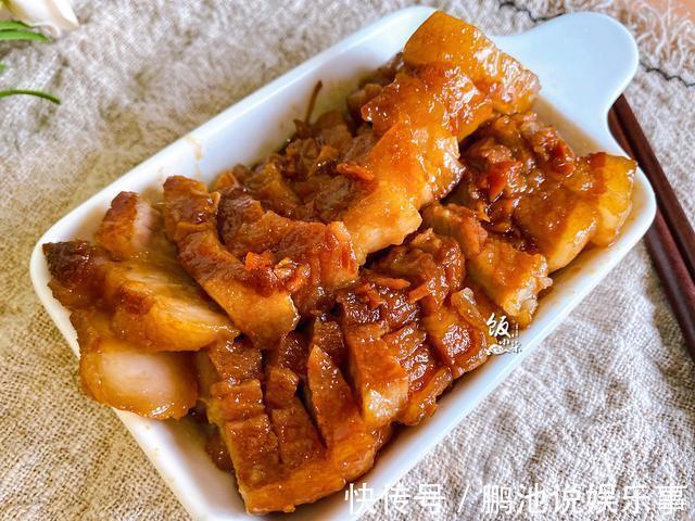 烧烤肉|把整块五花肉放电饭锅里，焖30分钟出锅，把家人都“馋坏了”