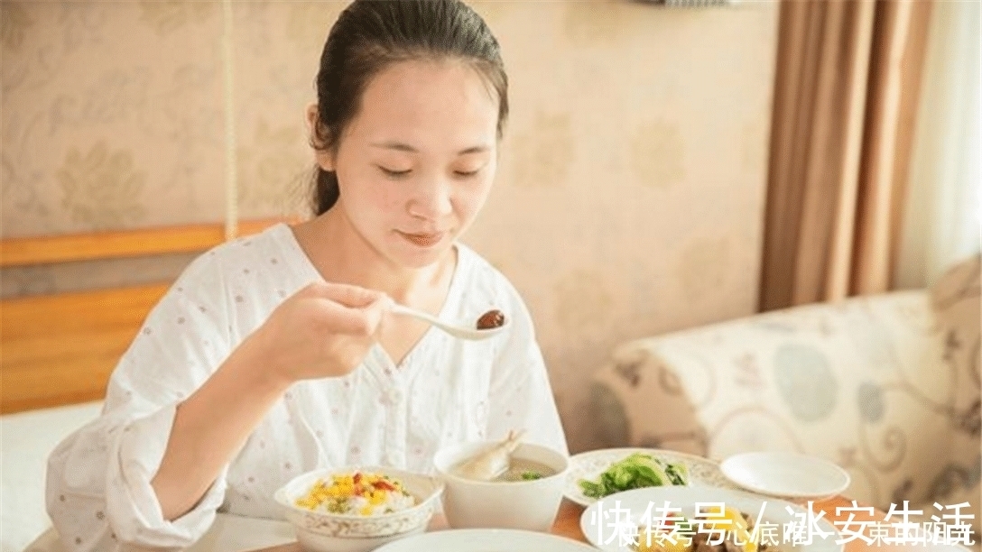 懒人饭|97年准宝妈孕妇餐火了,无人照顾自己做懒人饭,网友:看着心疼