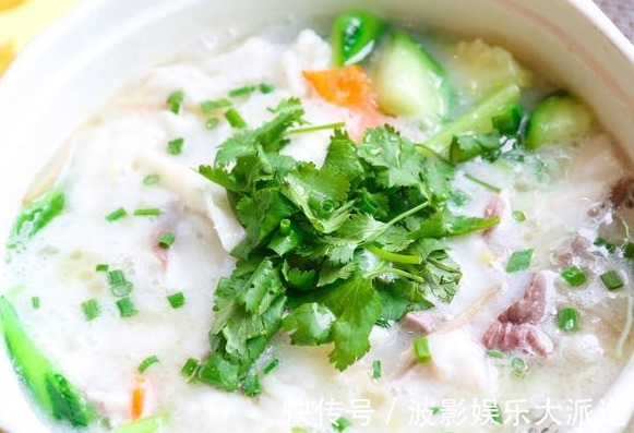 胃镜检查|胃开始癌变,身体会出现“3多2臭”,若1个没占,胃部还算健康