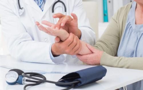 高血压患者|高血压患者的5大雷区，碰一个血压都急剧往上升，你要留心