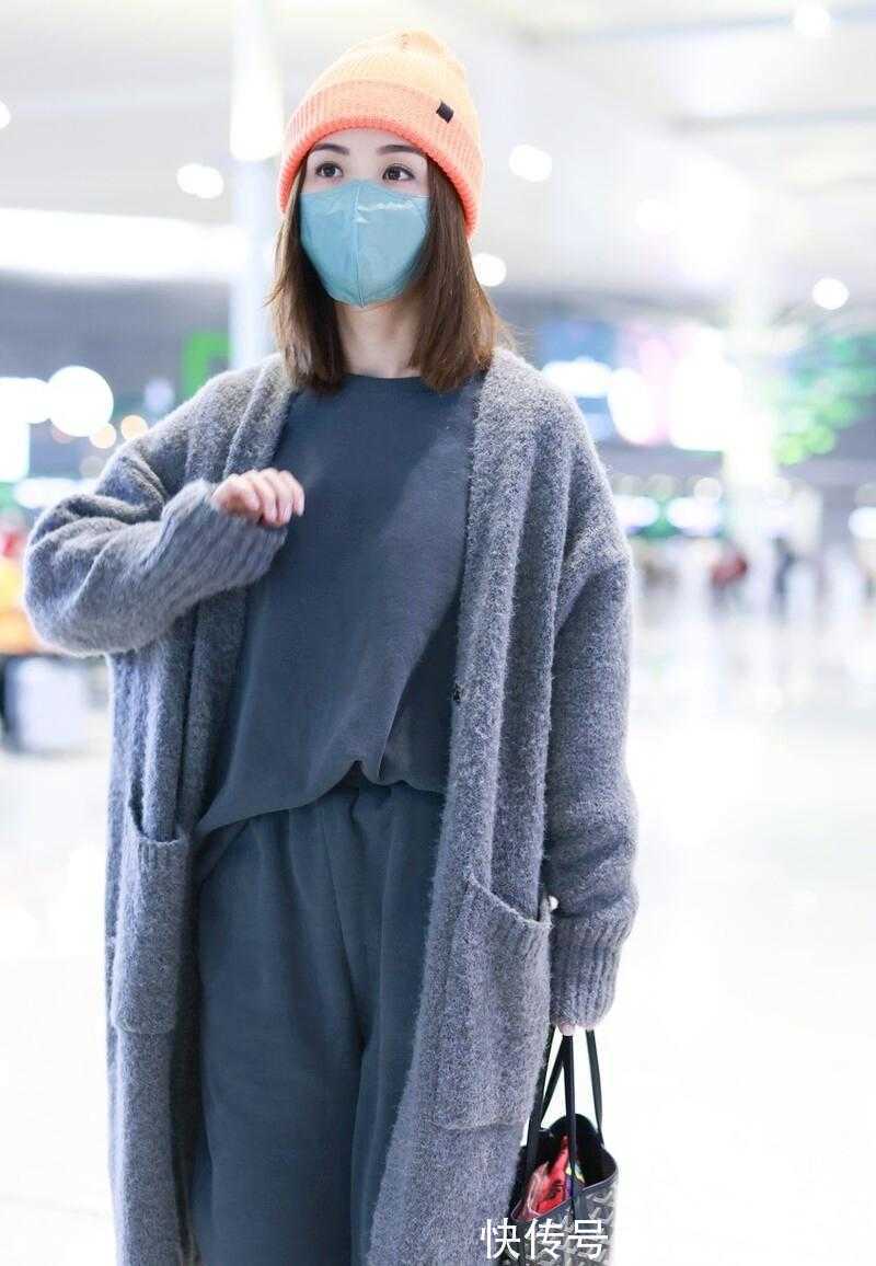 高级感|阿Sa真懂“高级感”穿搭,同色系叠穿简约大气,越简单越显气质