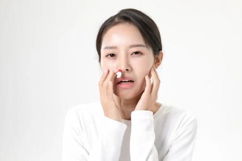 鼻子|牙痛、眼屎多、鼻子冒火……不妨揉揉身体的“去火点”吧!